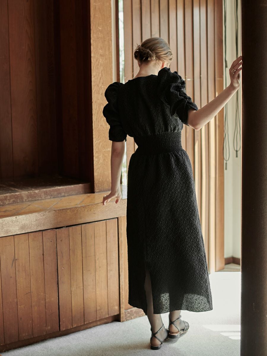 POWER SHOULDER JACQUARD ONE-PIECE | romile