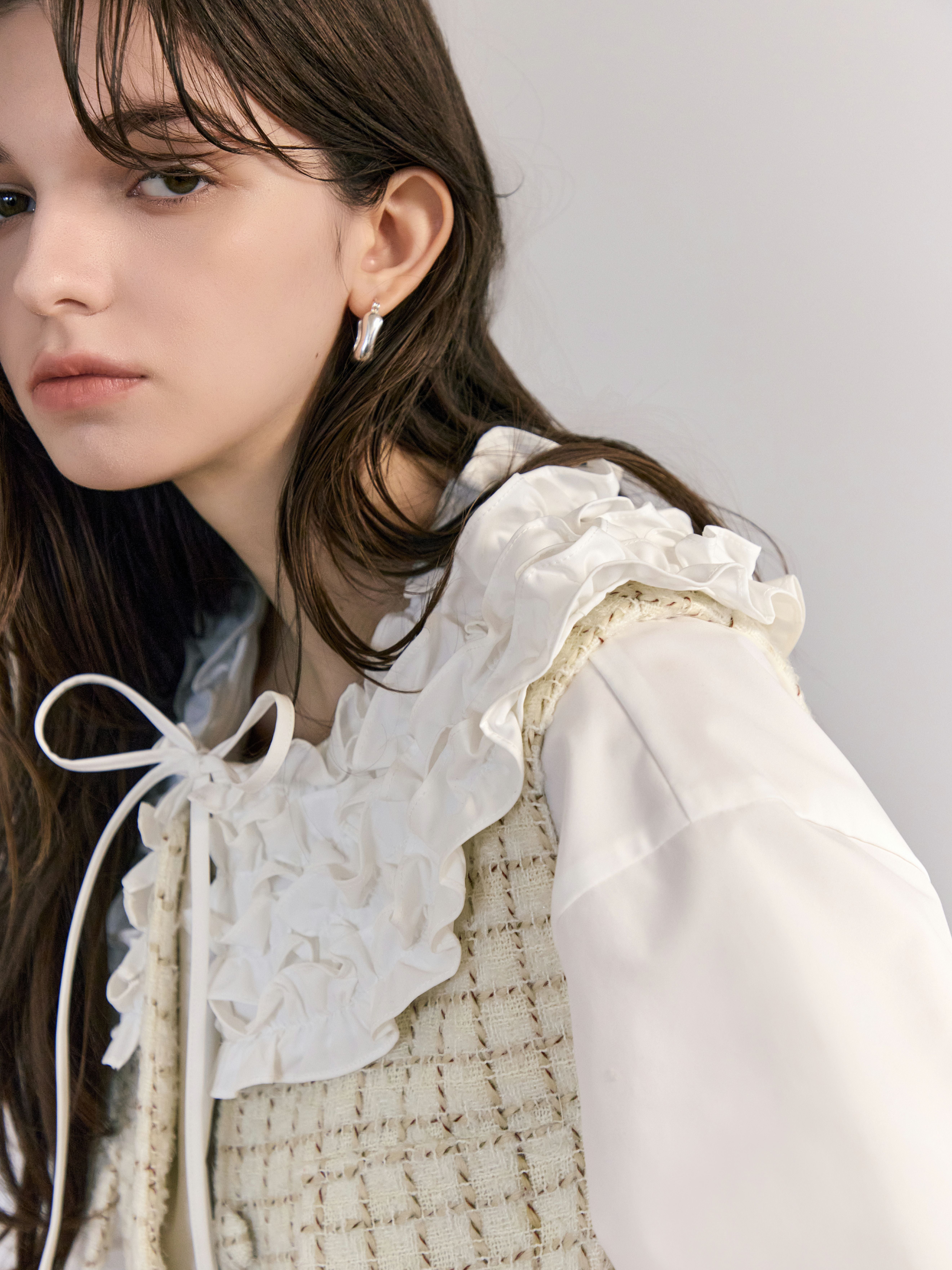 romile ロミール　キャンディネックブラウス　ホワイト MILLEFEUILLE COLLAR BLOUSE（WHITE） | romile